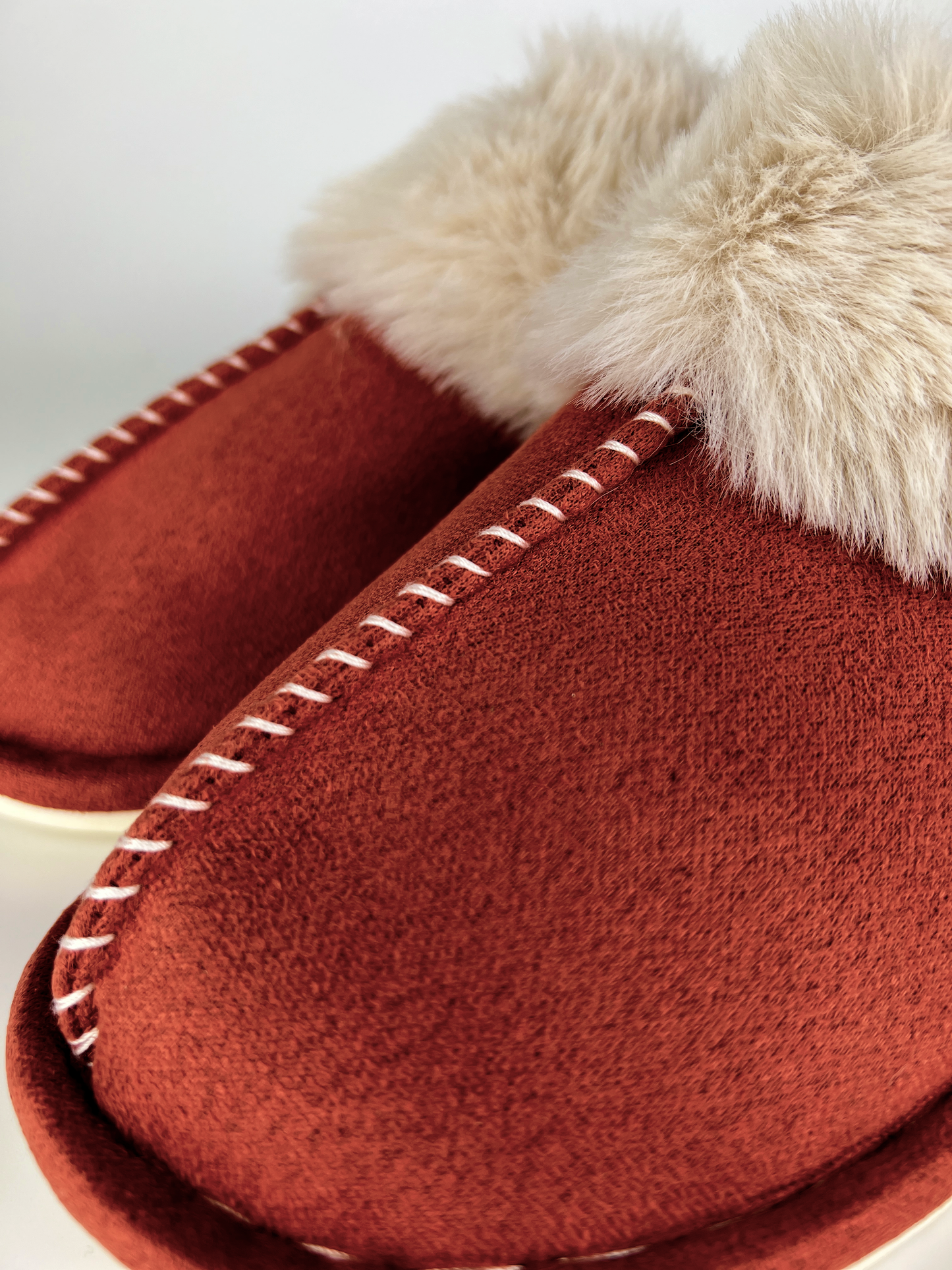 FUR ESKIMO SLIPPER (RED)